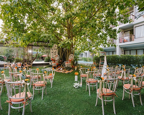Wedding Bliss - In the garden